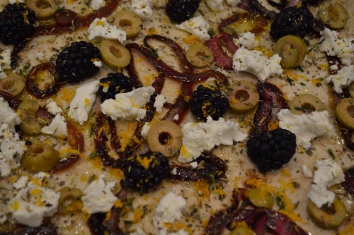 blackberry pizza 4_4143.JPG